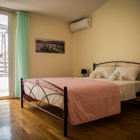 Aurora Family Loft Apartment นาฟปลิโอ ภายนอก รูปภาพ